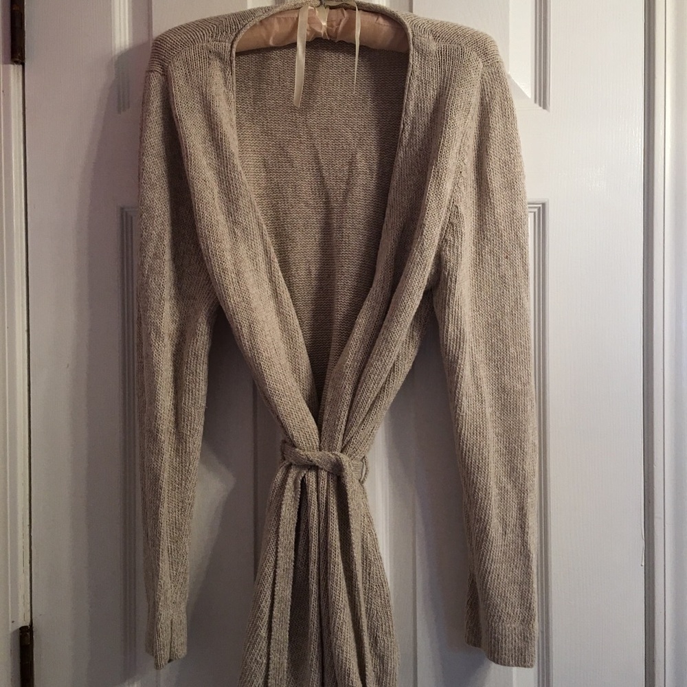 Cream Cardigan 🦋